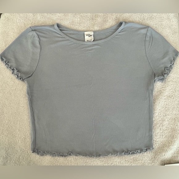 DESTINED Size Large - THREE Crop Tops - Picture 3 of 7